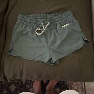 Vuori Kelp Clementine Shorts